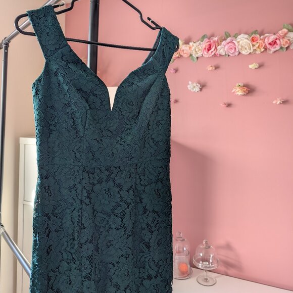 Size 2 Jade Green Lace Le Chateau Dress - Picture 1 of 7